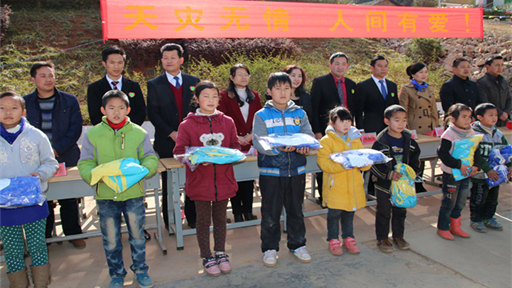 完美男神钟汉良自爆会帮<em>女友</em>洗澡后<em>吹头发</em>